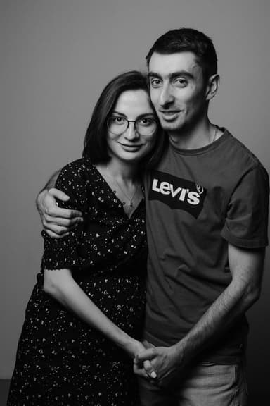 Hayk & Elen, founders of rrecipe.ai